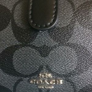 Coach Medium Corner Zip Wallet